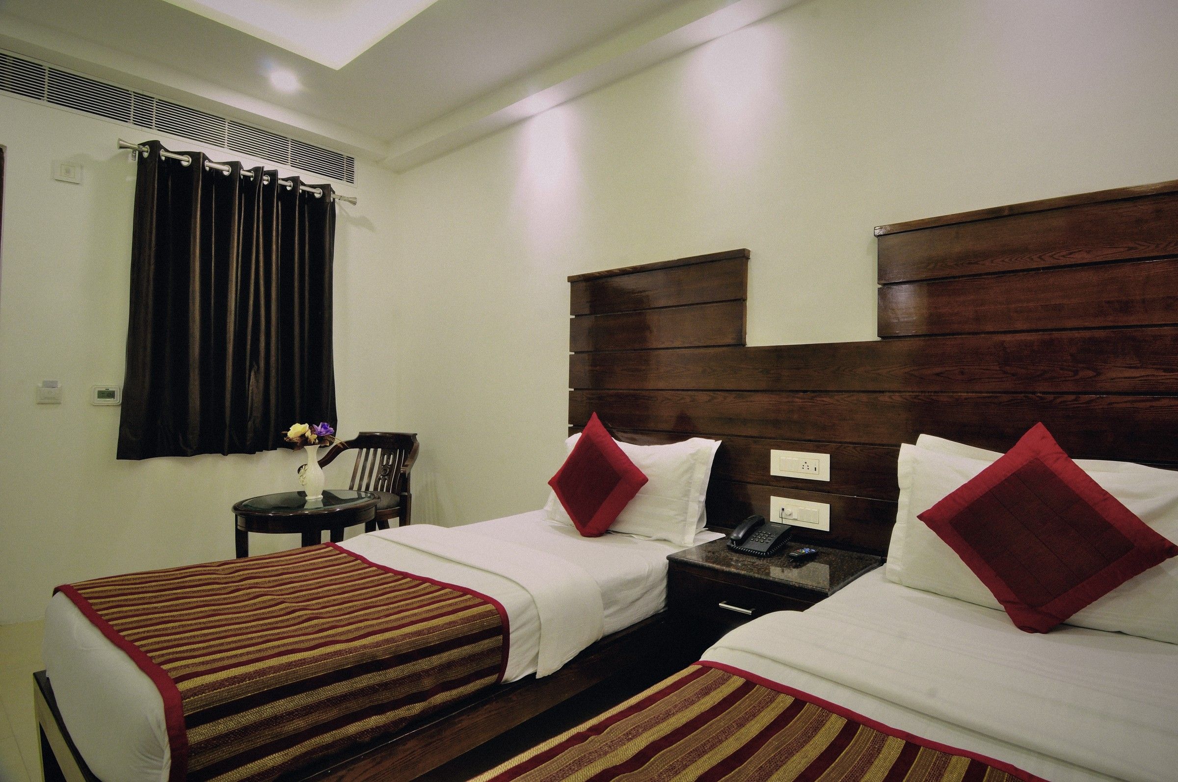 Deluxe Twin room with two single beds